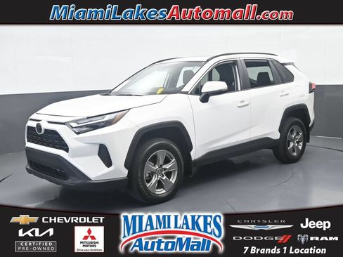 Used 2025 Toyota RAV4 XLE w/ Convenience Package FWD image 1
