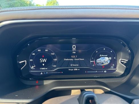 Certified 2024 GMC Yukon XL Denali w/ Advanced Technology Package AWD/4WD image 10