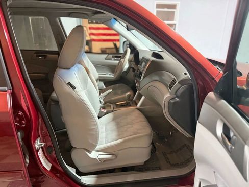 Used 2010 Subaru Forester 2.5X Premium image 17