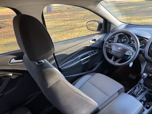 Used 2017 Ford Escape SE w/ Equipment Group 201A image 14