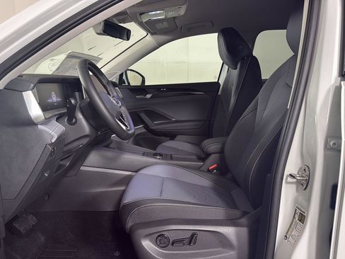 New 2026 Volkswagen Tiguan SE AWD/4WD image 3