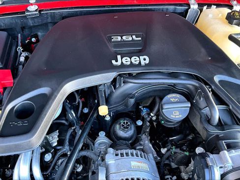 Used 2020 Jeep Gladiator Overland image 37