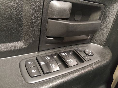Used 2018 RAM 1500 Express w/ Express Value Package RWD image 27
