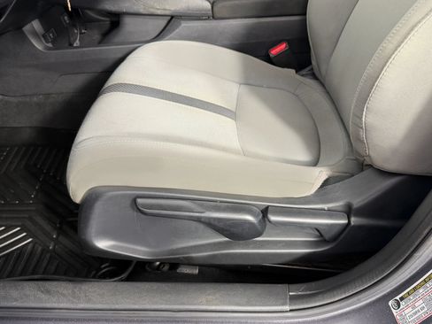 Used 2019 Honda Civic LX image 33