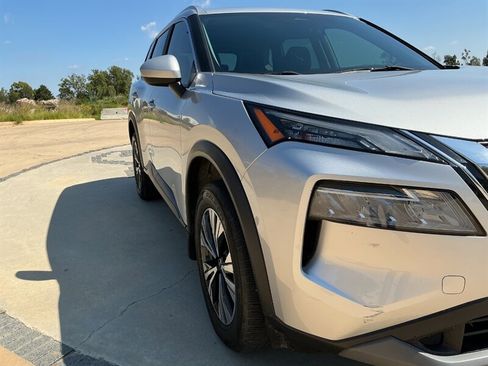 Used 2023 Nissan Rogue SV w/ SV Premium B Package image 10