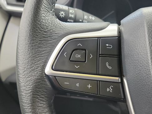 Used 2023 Toyota Sienna XLE w/ XLE Plus Package FWD image 23
