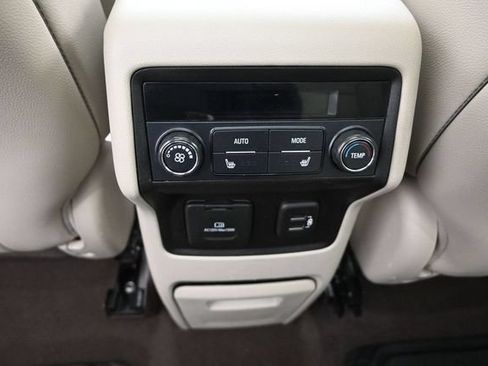 Used 2019 GMC Acadia Denali w/ Technology Package FWD image 23