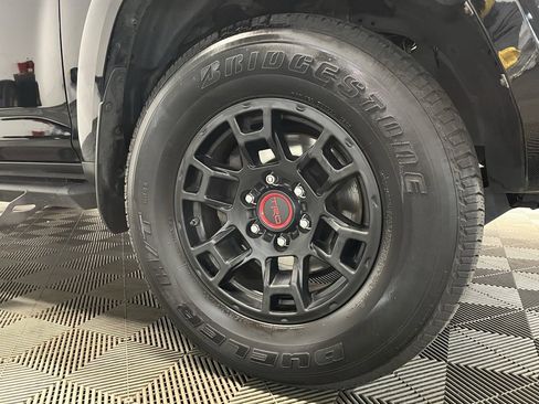 Used 2019 Toyota 4Runner TRD Off-Road Premium image 3