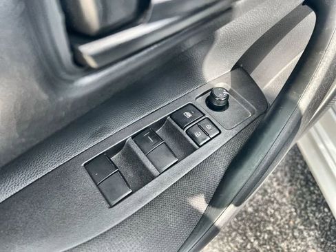 Used 2025 Toyota Corolla LE image 21