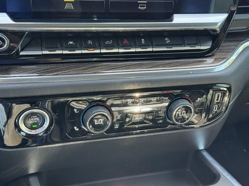 Used 2023 Chevrolet Silverado 1500 LT Trail Boss AWD/4WD image 19