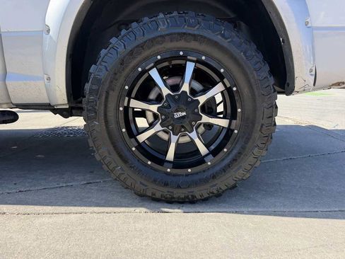 Used 2015 RAM 1500 Laramie w/ Convenience Group image 9