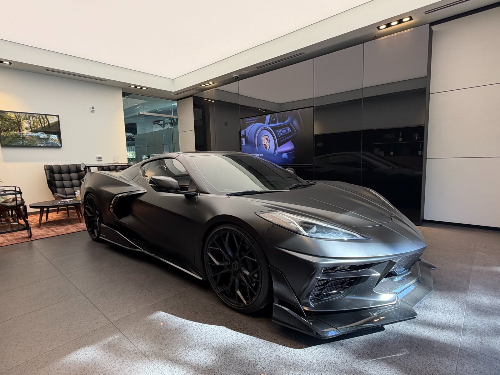 Used 2020 Chevrolet Corvette Stingray Preferred Cpe w/ 2LT Preferred Equipment Group RWD image 2