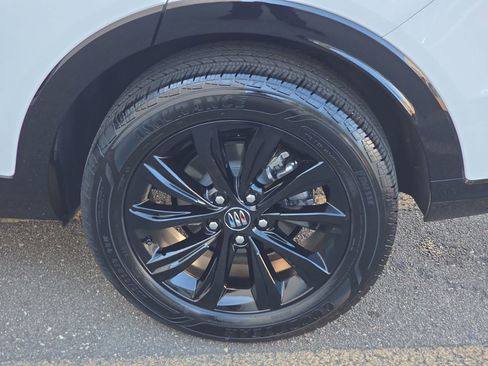 Used 2025 Buick Envista Sport Touring image 39