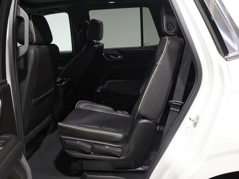 Used 2024 Chevrolet Tahoe Premier AWD/4WD image 19