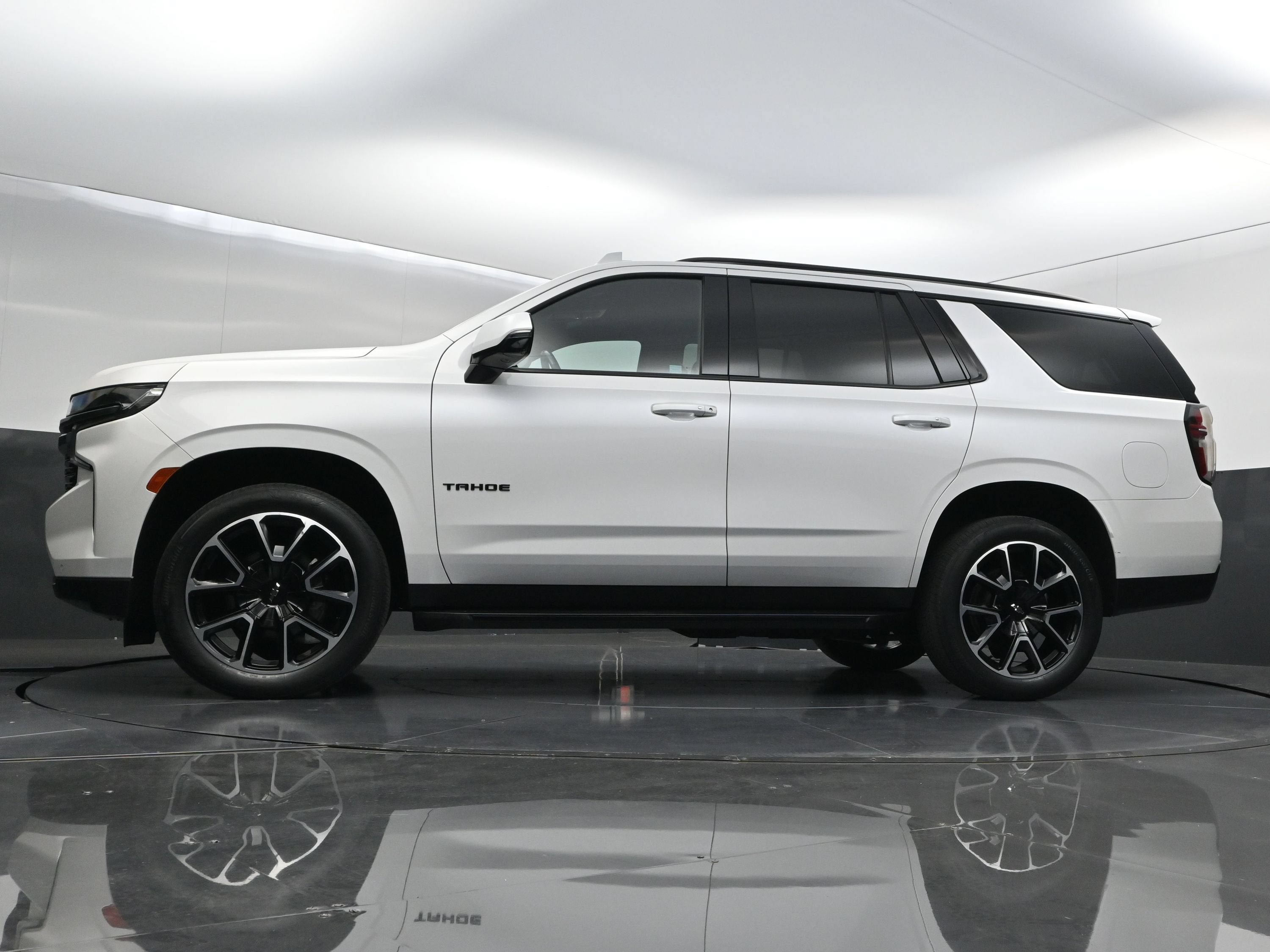 Certified 2022 Chevrolet Tahoe RST w/ Luxury Package AWD/4WD image 45