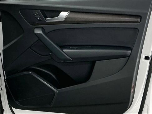 Used 2023 Audi Q5 2.0T Premium w/ Convenience Package image 26