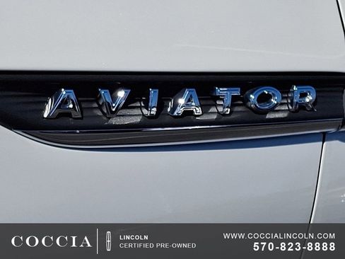 Certified 2025 Lincoln Aviator AWD image 30
