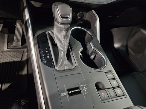 Certified 2025 Toyota Highlander XLE image 33