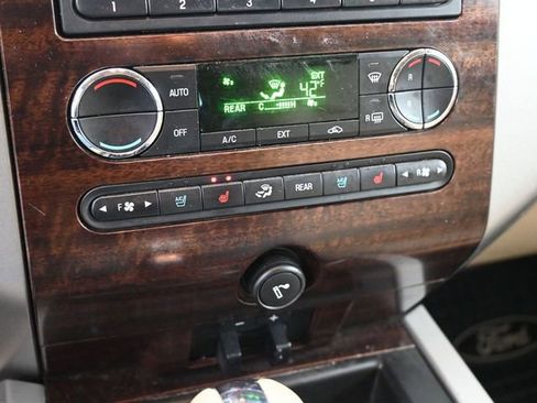 Used 2014 Ford Expedition EL XLT w/ Equipment Group 202A image 27