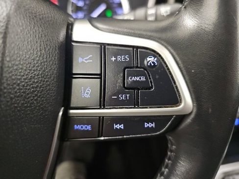 Certified 2022 Toyota Highlander XLE image 20