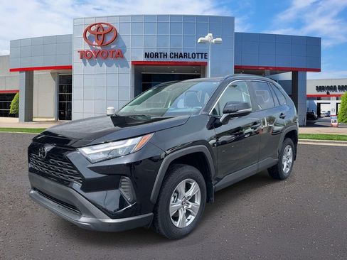 Used 2025 Toyota RAV4 XLE image 5
