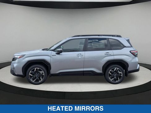 Used 2025 Subaru Forester Premium AWD/4WD image 7