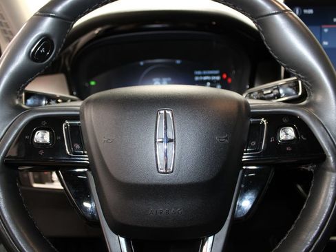 Used 2023 Lincoln Corsair Reserve AWD/4WD image 39