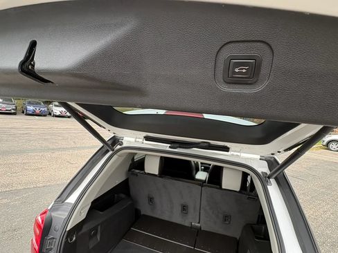 Used 2017 Chevrolet Equinox Premier w/ Enhanced Convenience Package AWD/4WD image 29