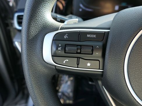 Certified 2025 Kia Sportage LX image 14
