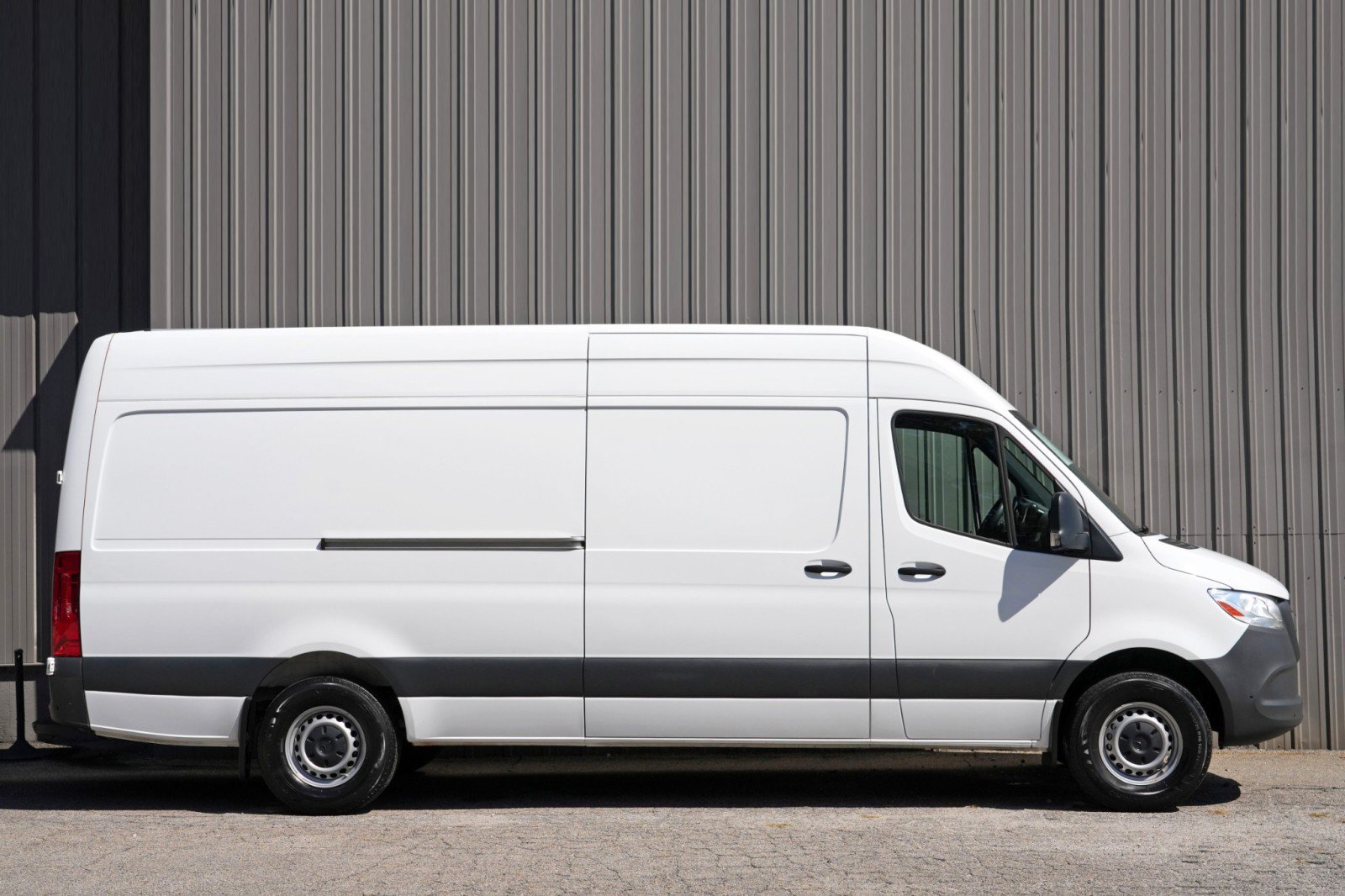 Used 2023 Mercedes-Benz Sprinter 2500 image 38