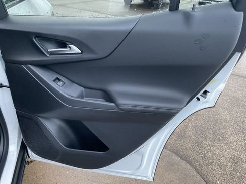 New 2026 Chevrolet Equinox LT image 32