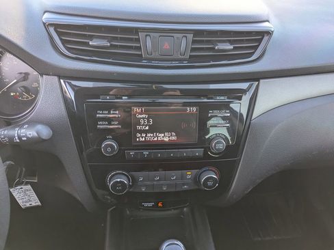 Used 2017 Nissan Rogue Sport S w/ S Appearance Package image 17