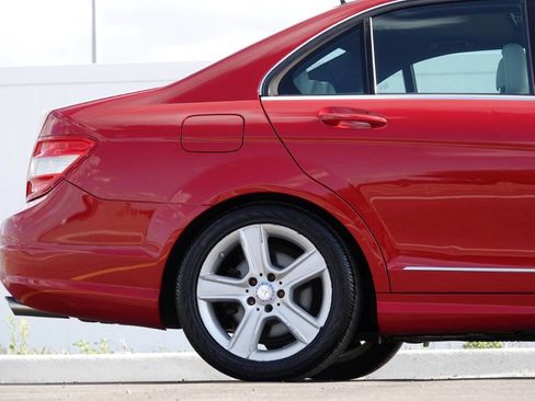 Used 2010 Mercedes-Benz C 300 Sedan image 21