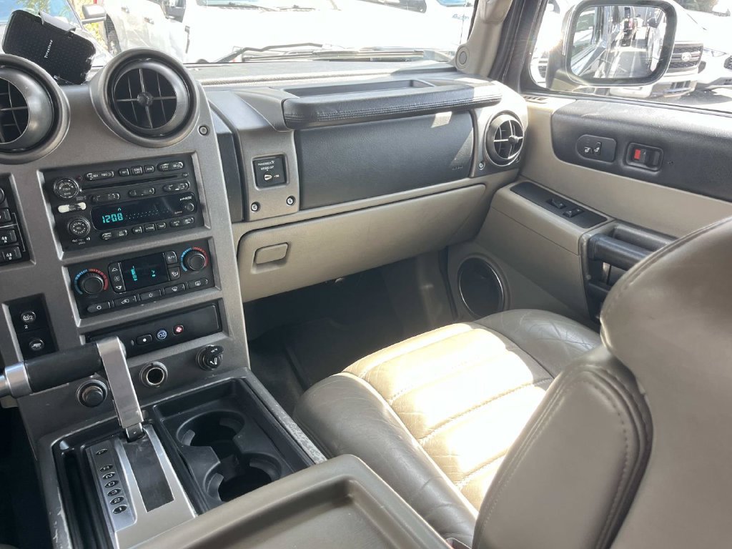 Used 2004 HUMMER H2 w/ Preferred Equipment Group AWD/4WD image 15
