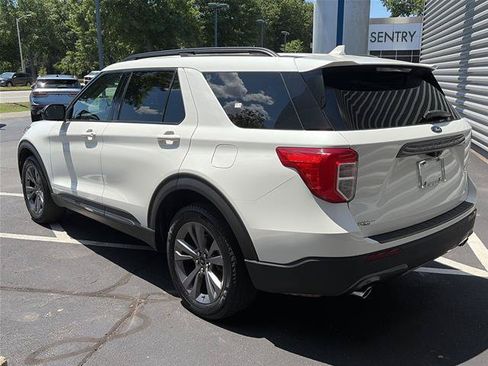 Certified 2022 Ford Explorer XLT w/ Equipment Group 202A AWD/4WD image 4