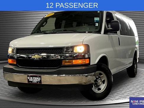 Used 2021 Chevrolet Express 2500 LT w/ LT Preferred Equipment Group RWD image 1