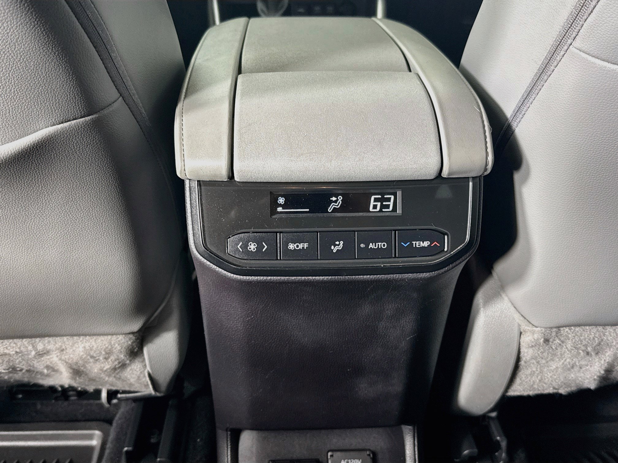 Certified 2021 Toyota Highlander Limited AWD/4WD image 27