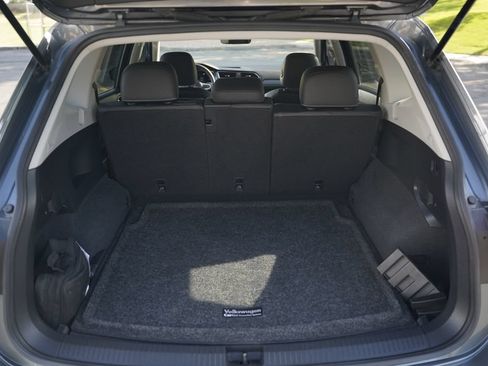 Used 2022 Volkswagen Tiguan SE AWD/4WD image 12