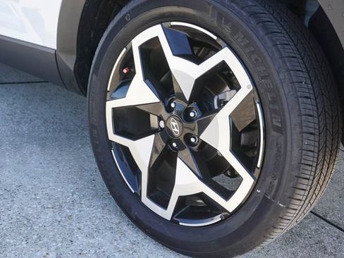 Used 2024 Hyundai Santa Cruz Limited AWD/4WD image 9