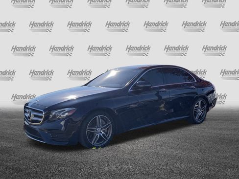 Used 2017 Mercedes-Benz E 300 4MATIC image 5
