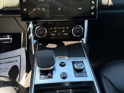 Used 2022 Land Rover Range Rover Long Wheelbase First Edition AWD/4WD image 15