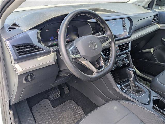 Used 2024 Volkswagen Taos SE w/ Panoramic Sunroof Package FWD image 10