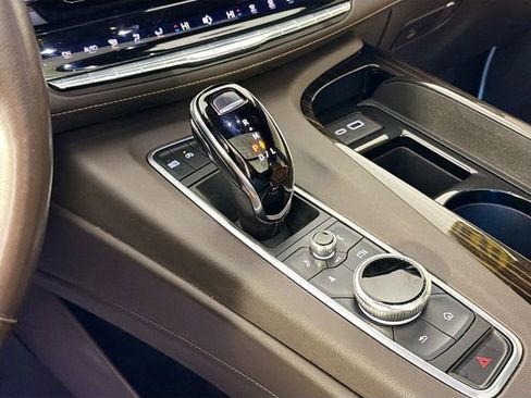 Used 2022 Cadillac Escalade ESV Sport w/ Touring Package image 17