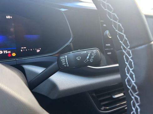 Used 2023 Volkswagen Taos SE image 23