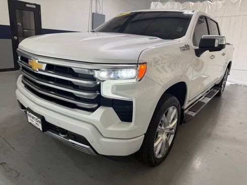 Used 2023 Chevrolet Silverado 1500 High Country w/ High Country Premium Package AWD/4WD image 38