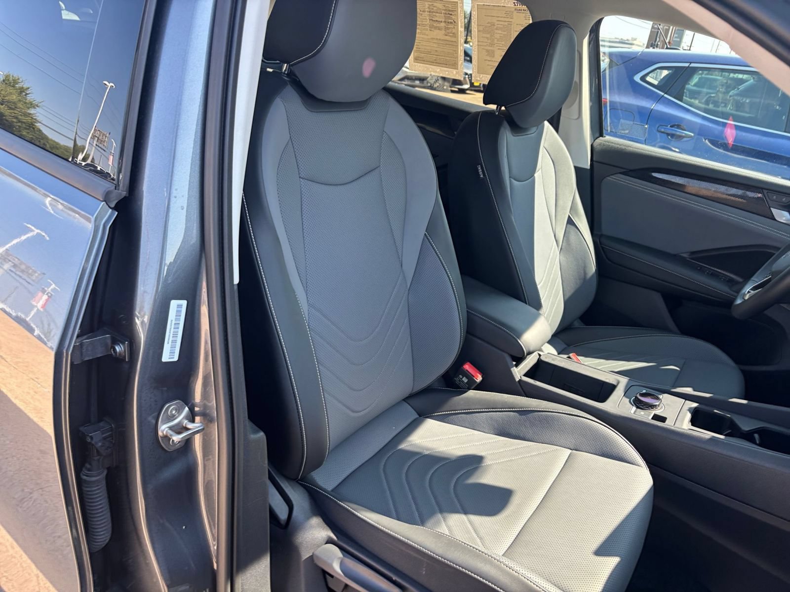 Used 2026 Volkswagen Tiguan SE AWD/4WD image 37