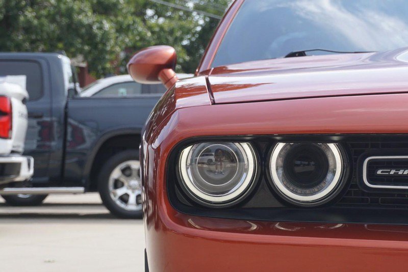 Used 2021 Dodge Challenger R/T RWD image 9