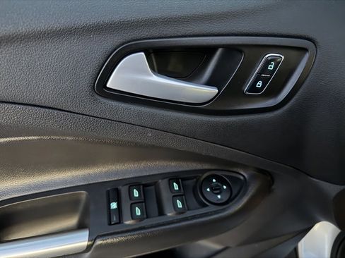 Used 2015 Ford Escape SE image 39