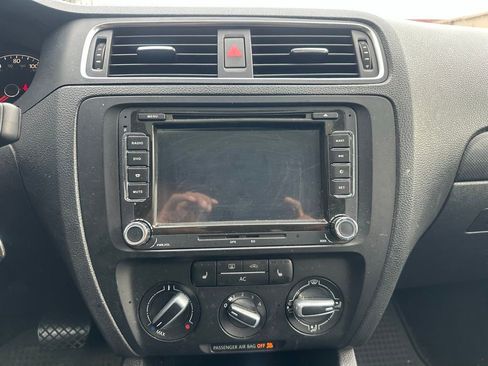 Used 2011 Volkswagen Jetta SE image 11