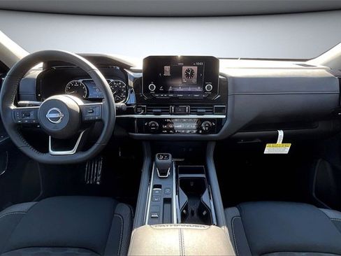 New 2025 Nissan Pathfinder SV image 5